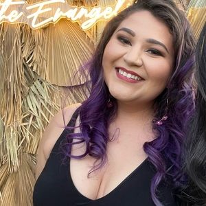 Meet your Posher, Cynthia